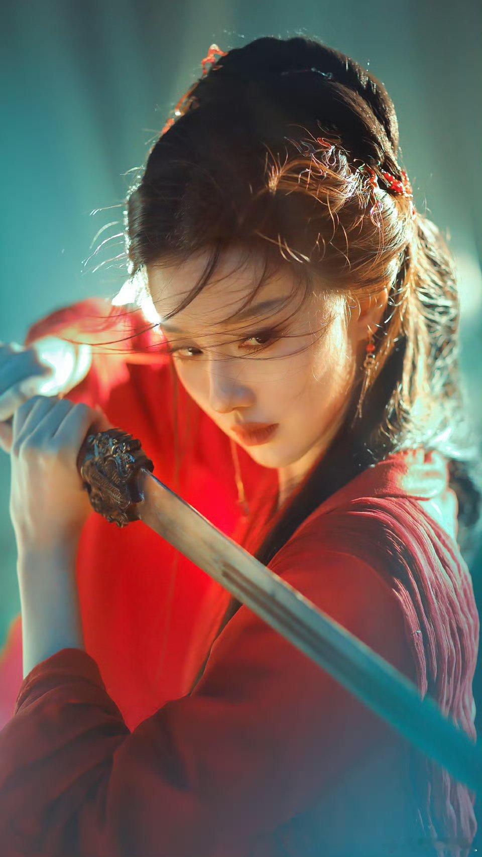仙侠剧女主终于不是傻白甜了真的，女主太对我胃口了！！！很久没有见过这么清醒的女主