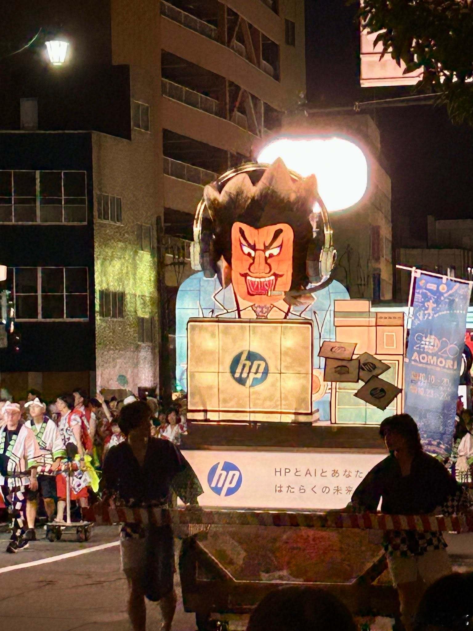 【 辛苦上班的青森睡魔祭 】图２是加班的模样。 