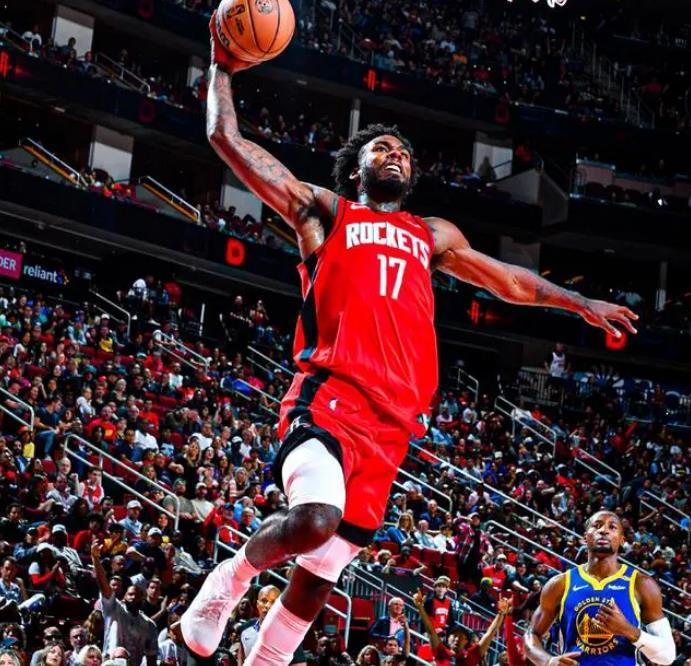 火箭队去年夏天做的最正确的决定，可能不是用7个筹码换来凯文·杜兰特，也不是签下了