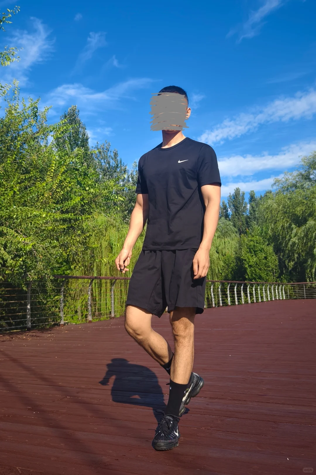 还是黑色最帅!!!