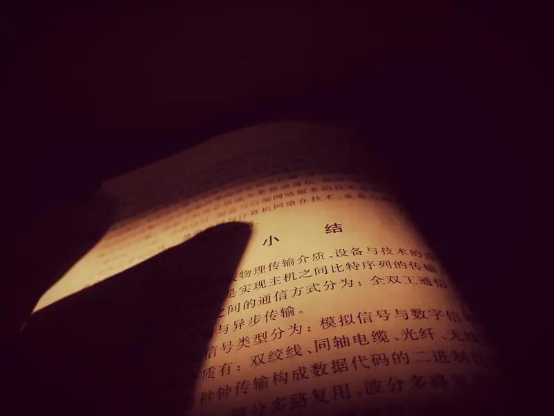 我觉得人生有意义的过法有很多。追求梦想绝对算一个，像马斯克，他的梦想是探索太空、