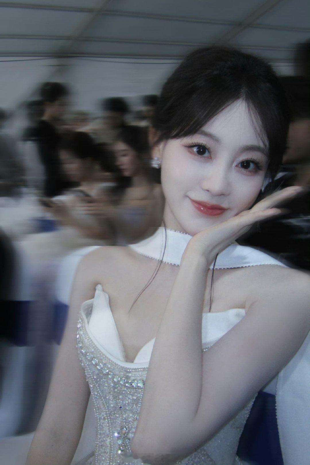 她是顶顶好的女孩💚