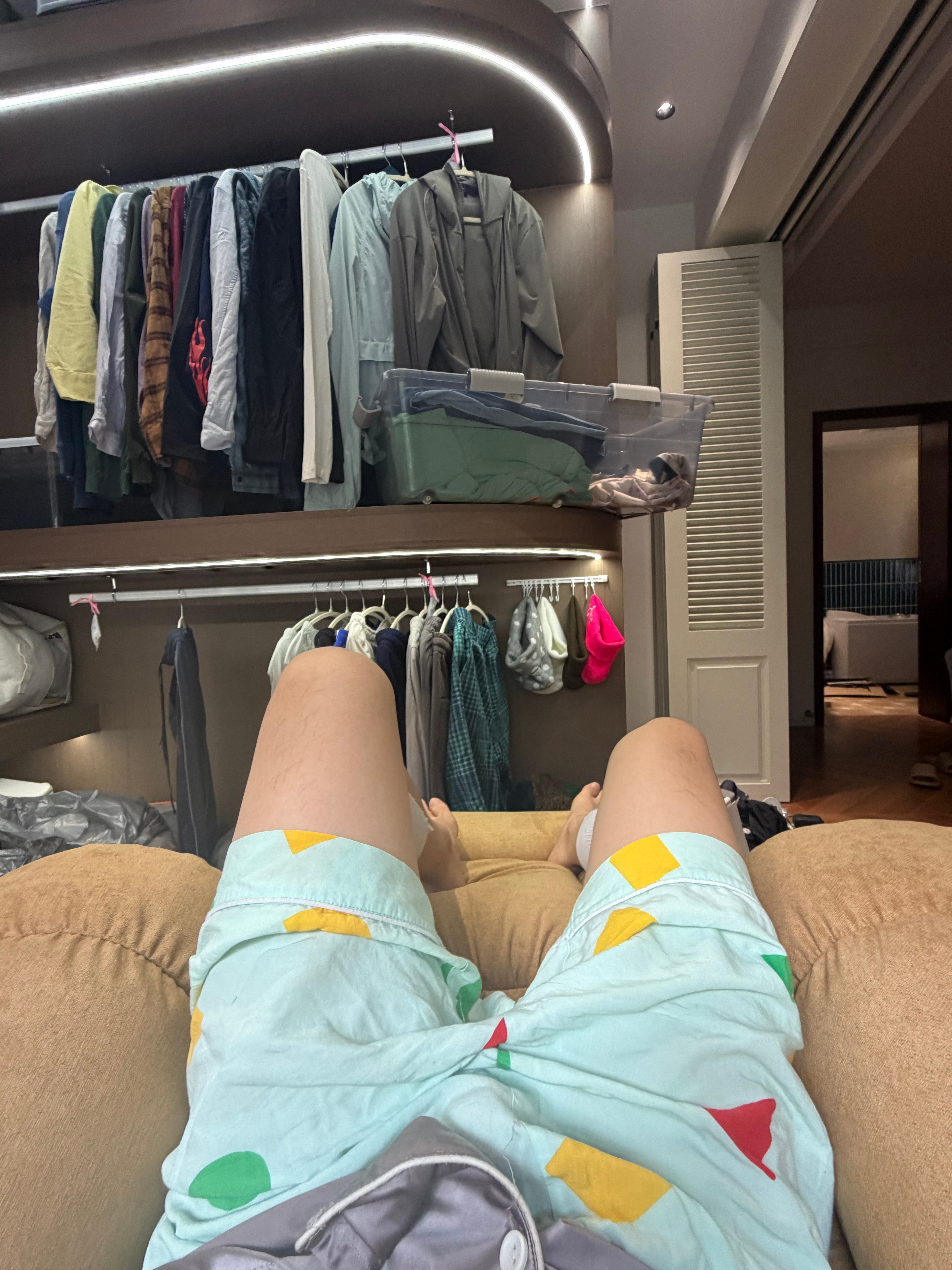 啦啦啦 订的海绵宝宝也到了 以后这里将是我的发呆场所 