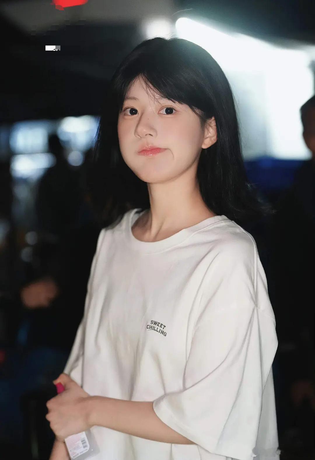 赵露思是懂得如何装可爱的 ​​​