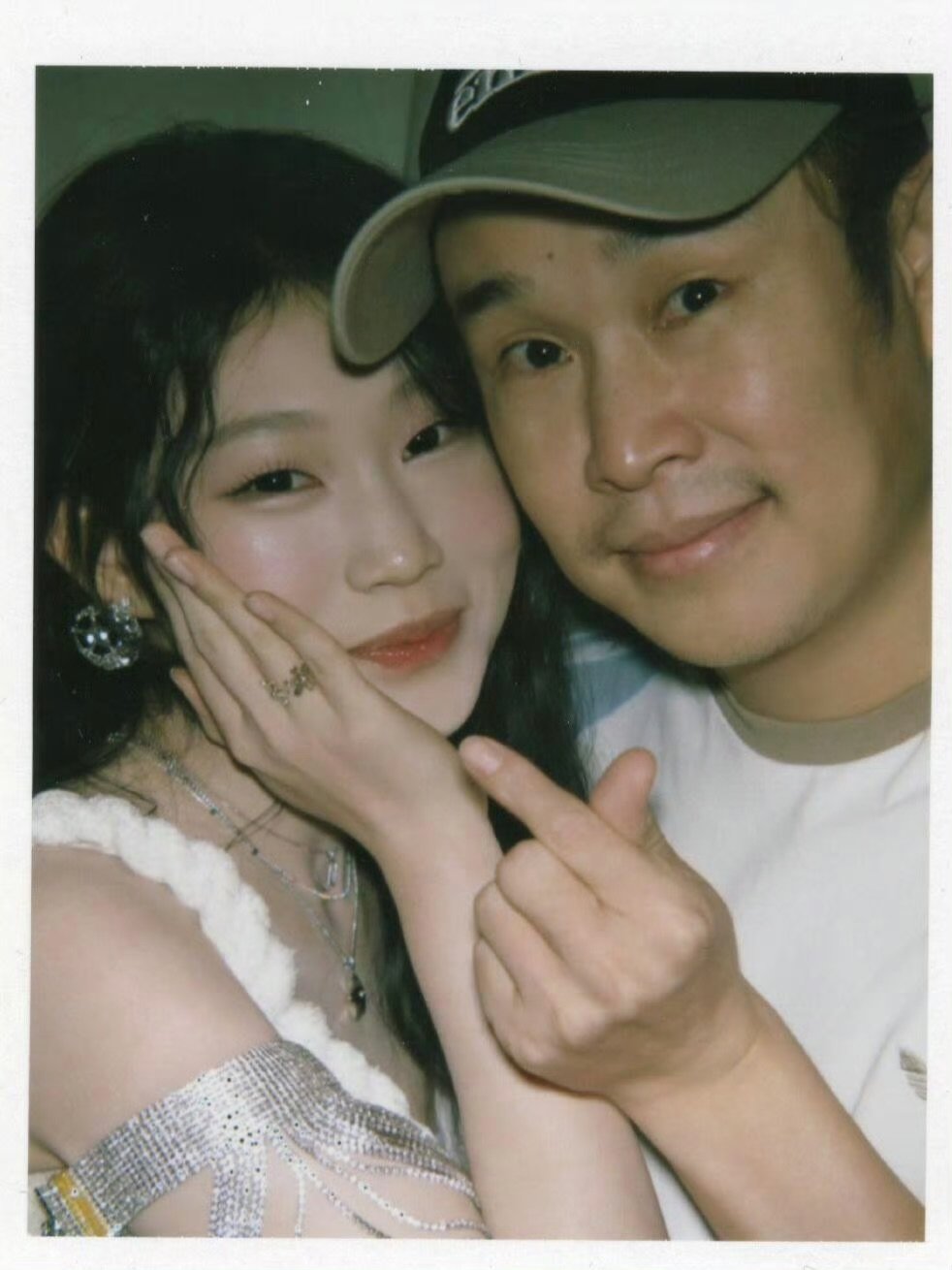 沈佳润晒撕拉片沈佳润晒和小沈阳撕拉片 ​和爸爸的撕拉片放在了c位 ​​​