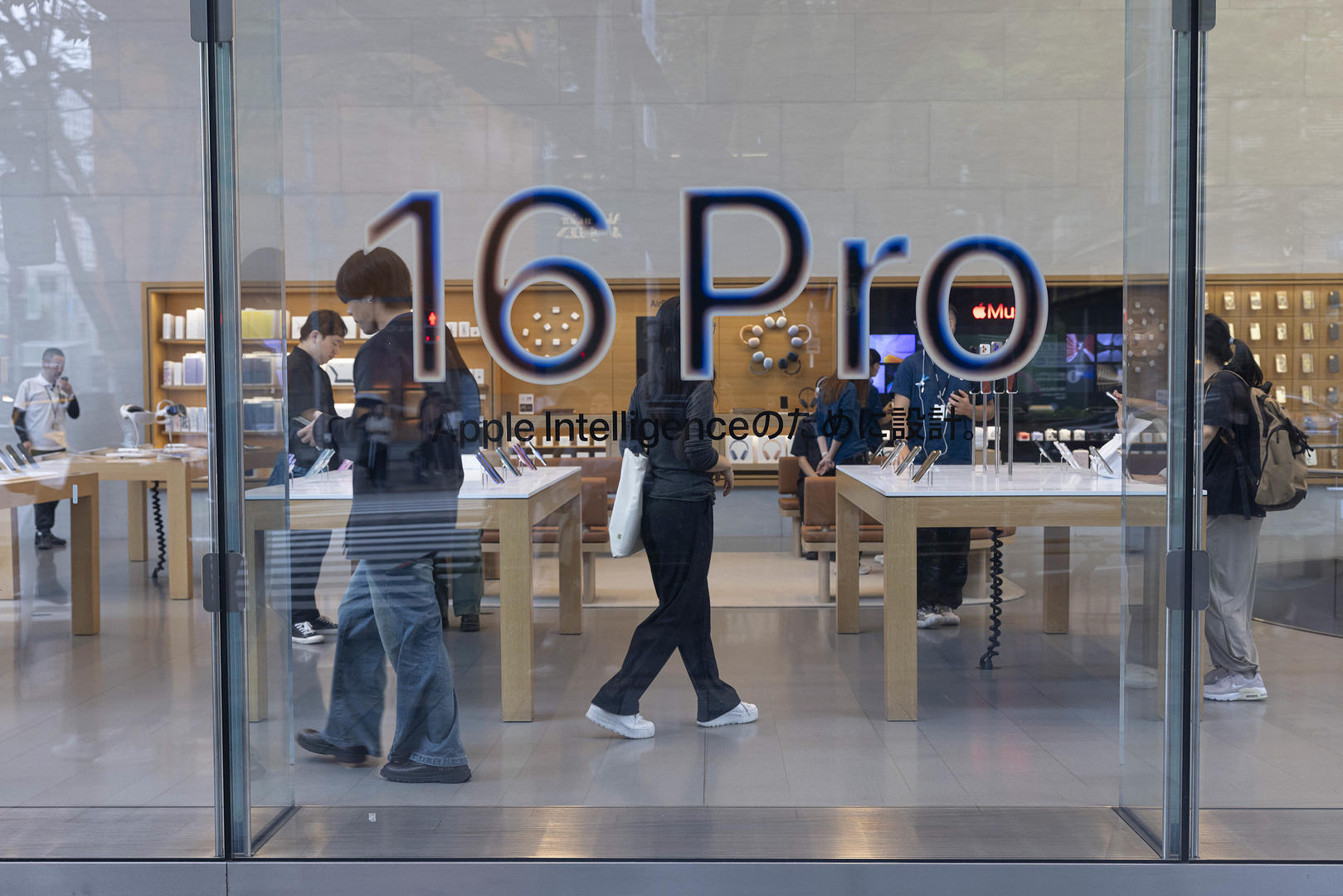 iPhone 16 Pro降价！有人抢到国补机就卖，一台赚2