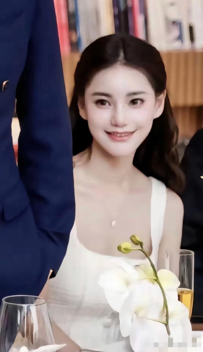 原来马筱梅没有骗人，她的元宝嘴就是天生的，不是医美做出来的 ​​​