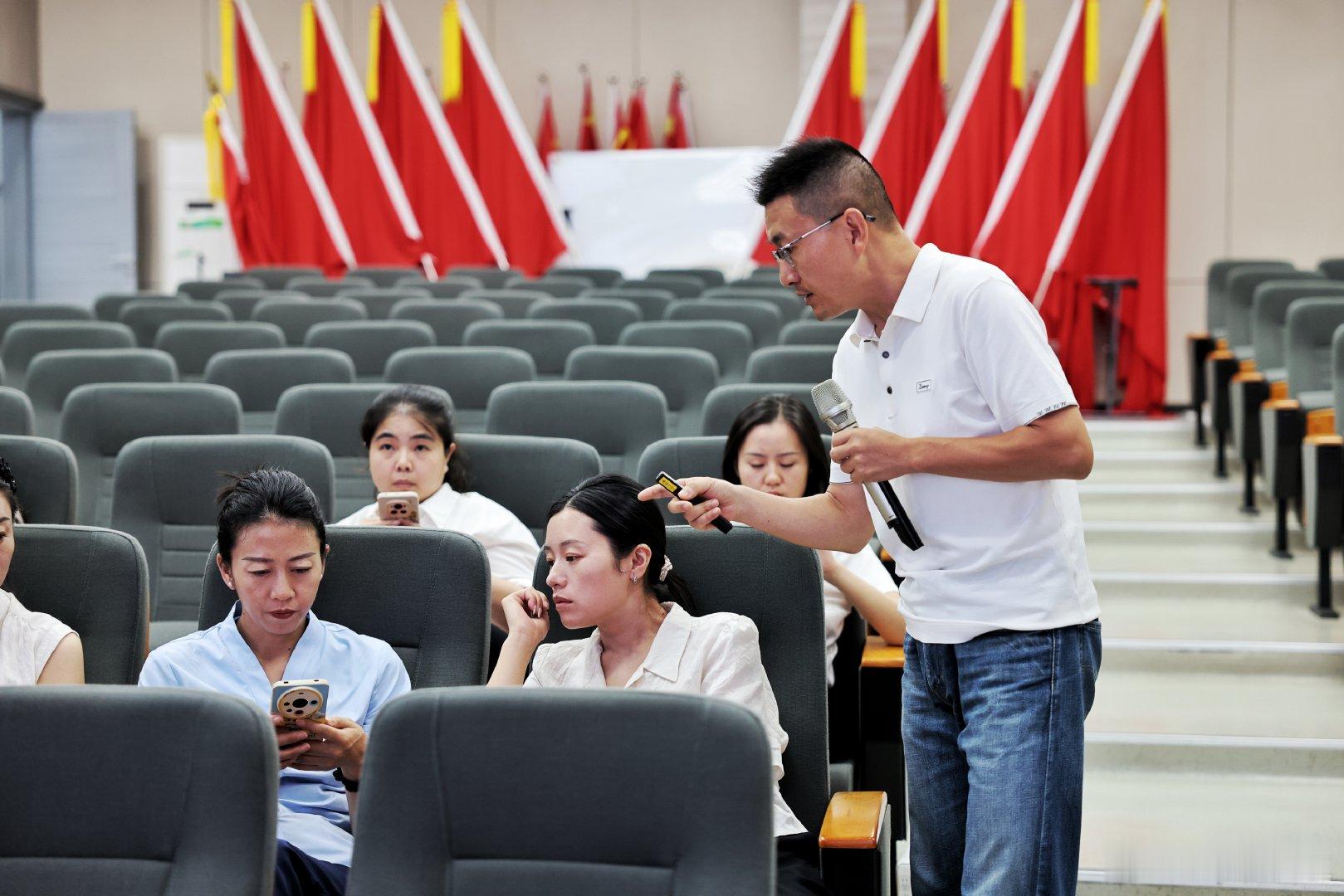 感谢汶马高速的信任，让摄影教育在建设一线生根发芽。摄影培训 ​​​