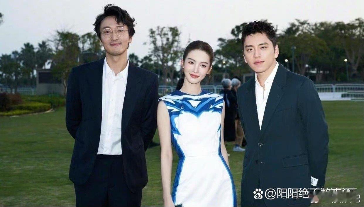 金晨现在颜值回升，鼻子更精致，嘴巴也正了 ​​​