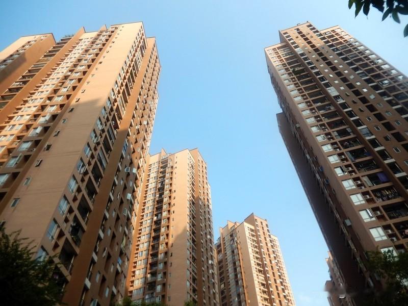 年轻人爱上城市骑行一点不奇怪。如今城市节奏快，大家被困在高楼和拥堵交通里，骑行能