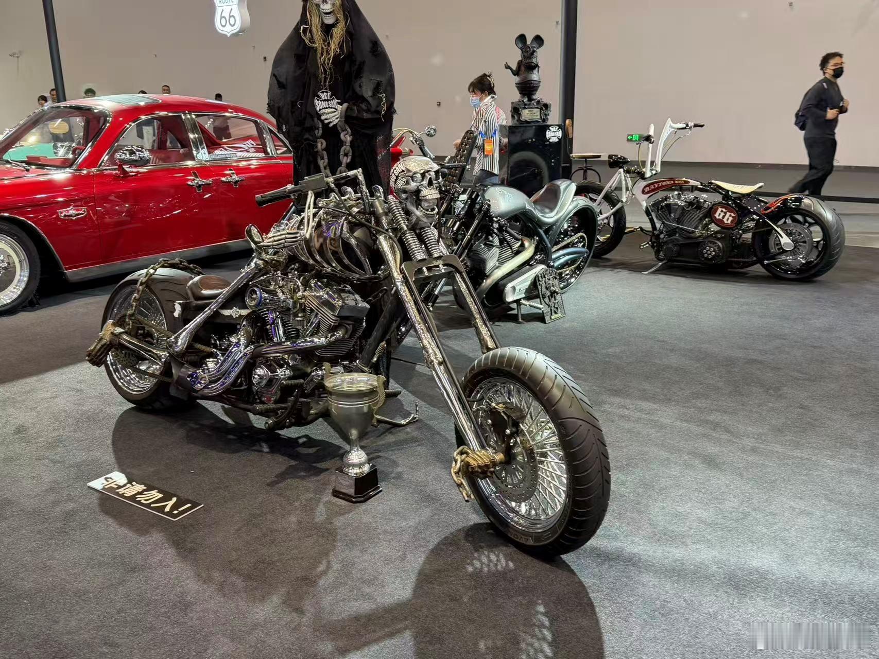 2026北京车展上，富古机车展台凭借独特复古设计成为人气打卡点。作为专业造型设计