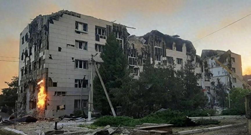 双标实锤！乌军袭击俄学校致35人受伤，西方媒体却突然全体失声！

乌军无人机夜袭