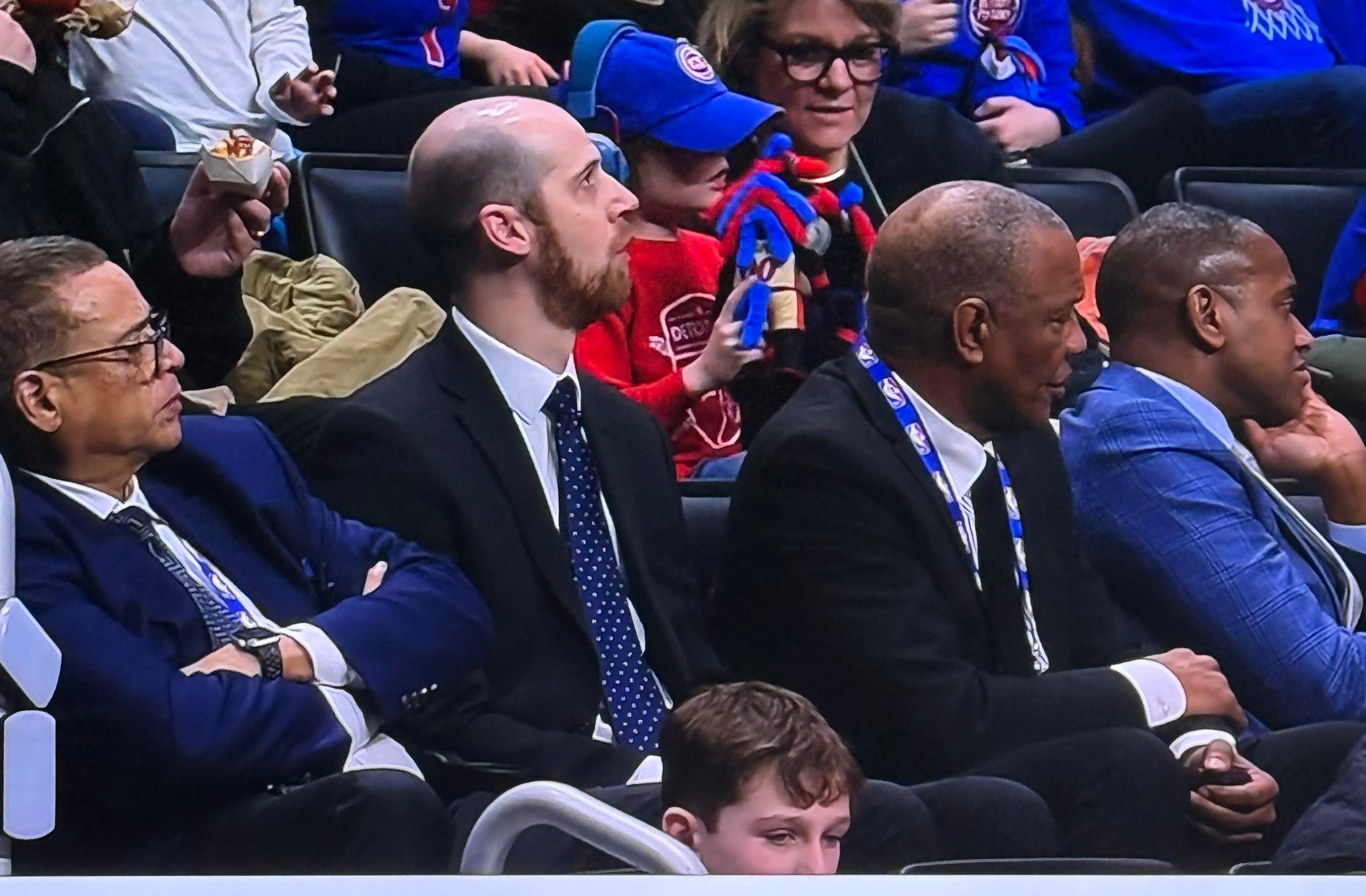 萨克拉门托国王队管理层工作人员已抵达球馆，观看今天对阵底特律的比赛。 nba交易