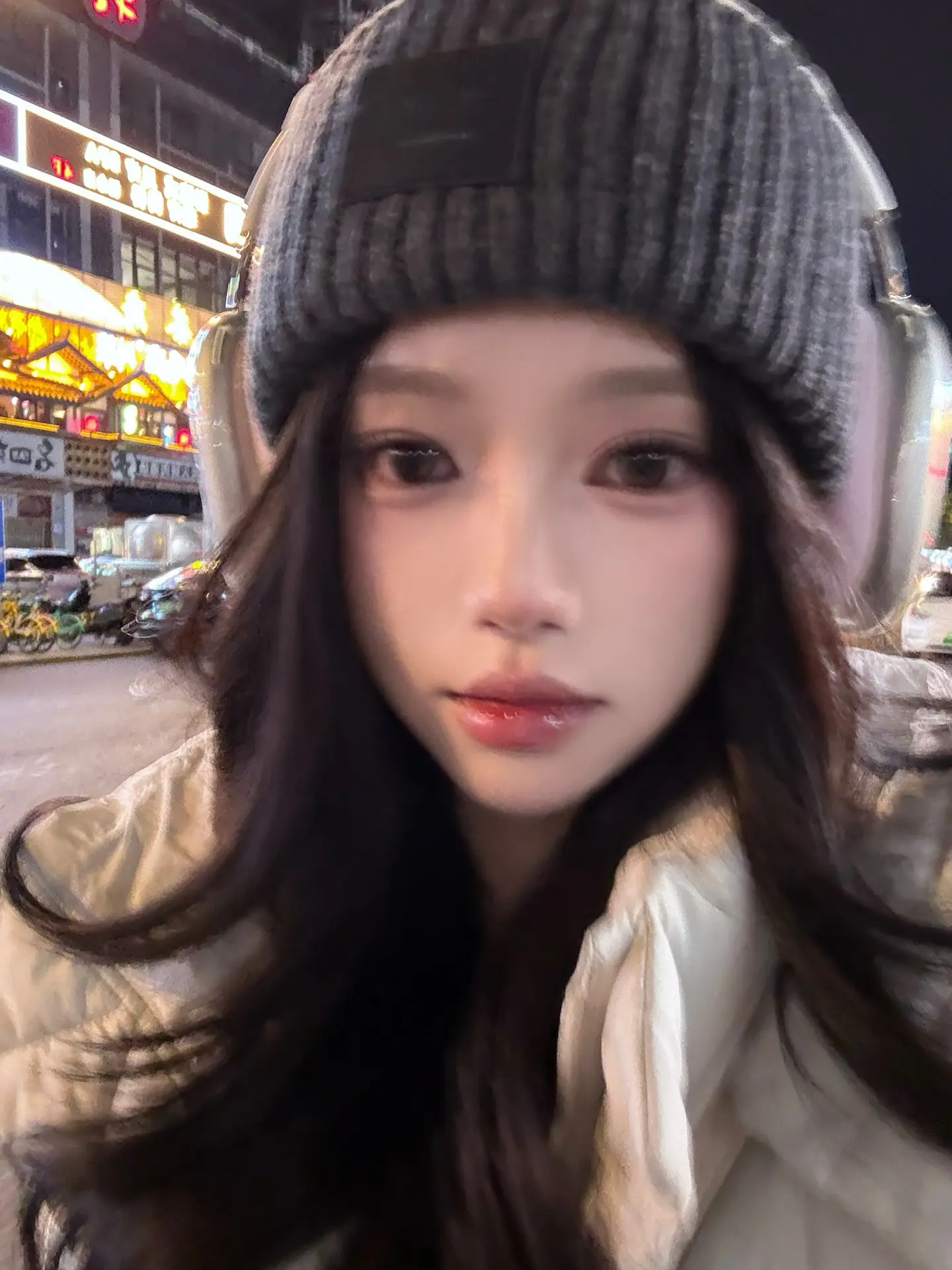 你盯着我的时候，是觉得我好看还是好骗