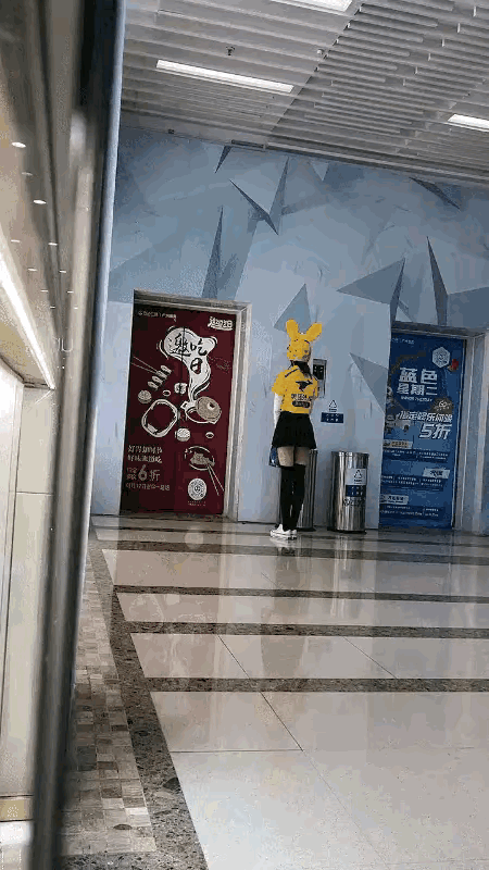 这就是男人的共同语言。
默契满分。