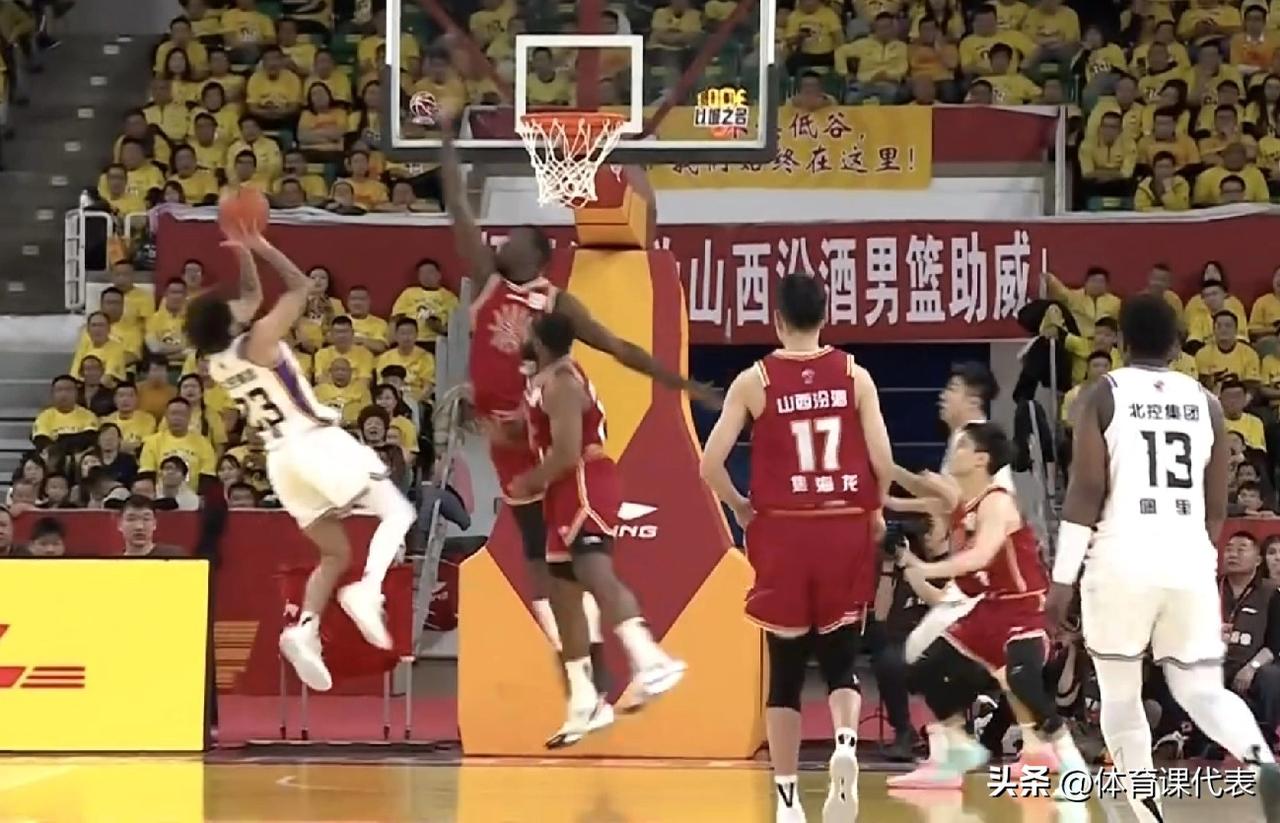 迪亚洛31+10+5，国内球员发挥出色，山西男篮主场击败北控终结两连败！北京时间