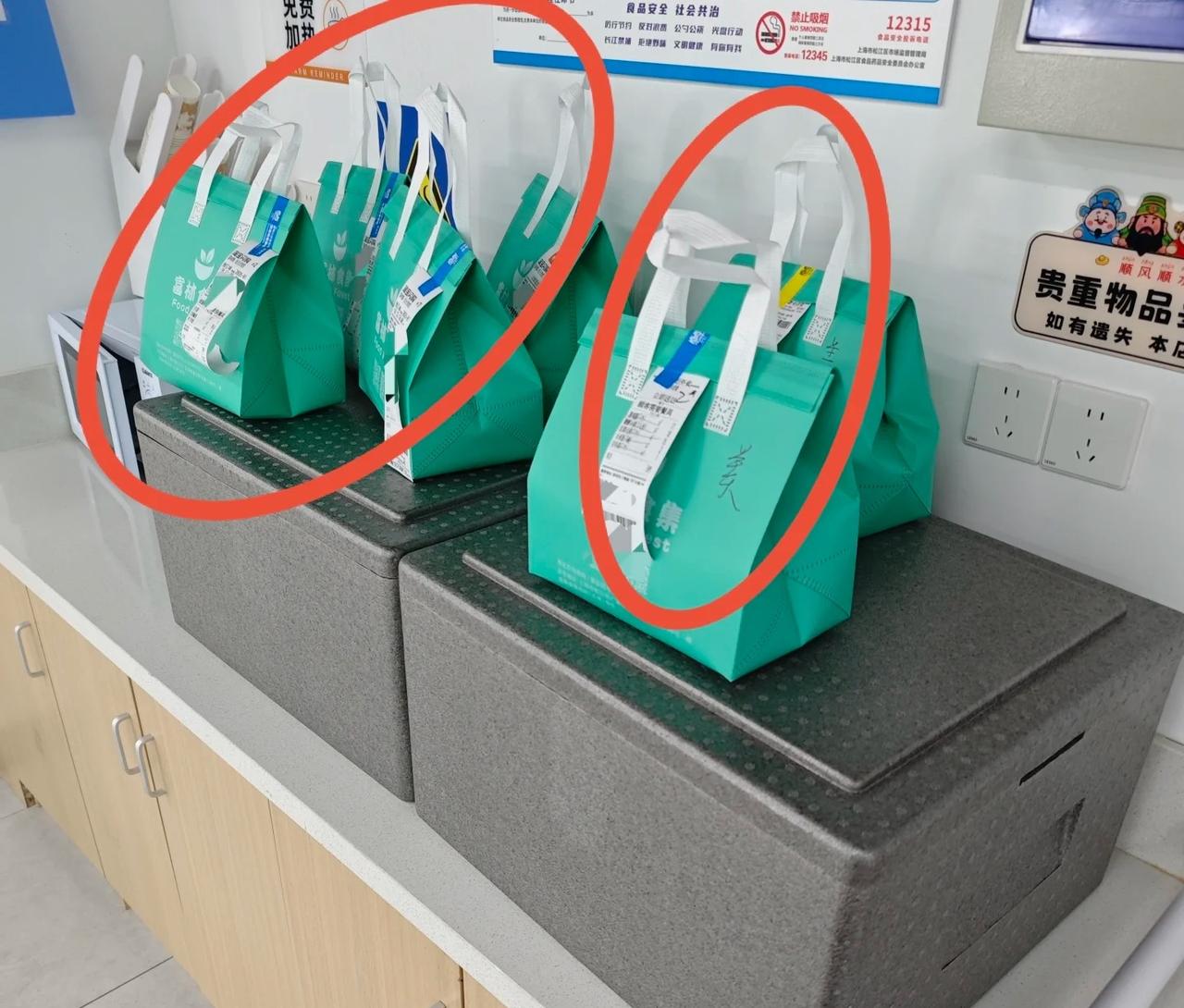 闪购的订单是不是已经超越某团了？

这两天我观察常去一家店的外卖订单量，左闪右团