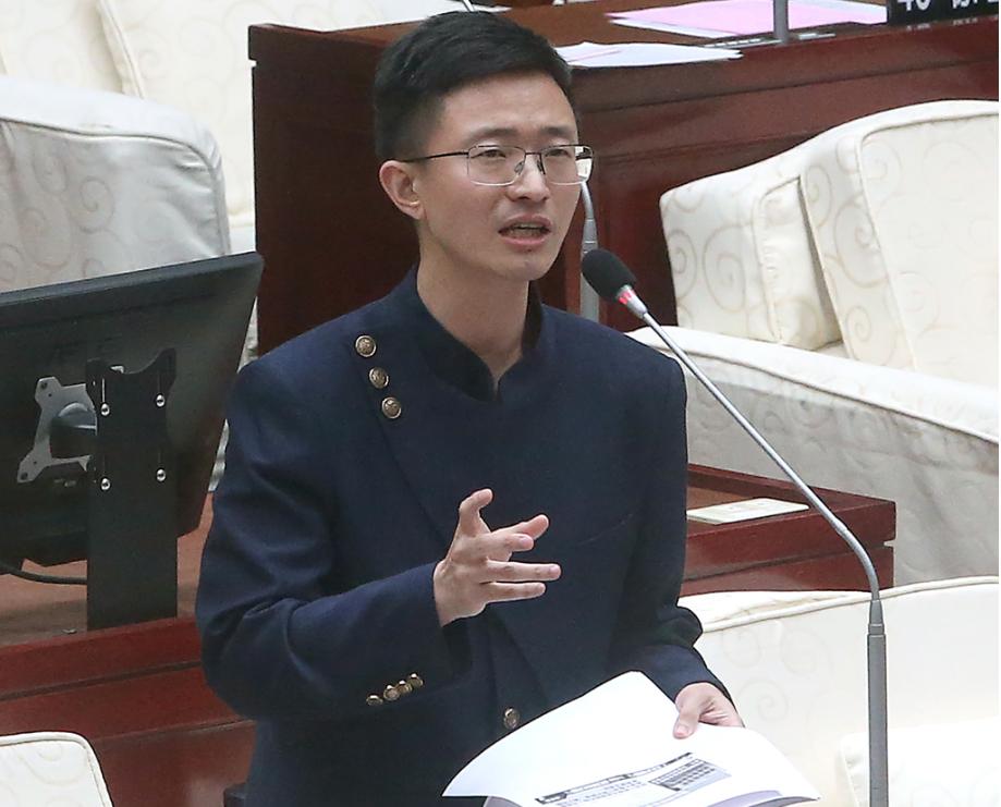 拿2300万台湾同胞的健康当讨好美国的投名状，民进党这次的操作，已经彻底突破了底