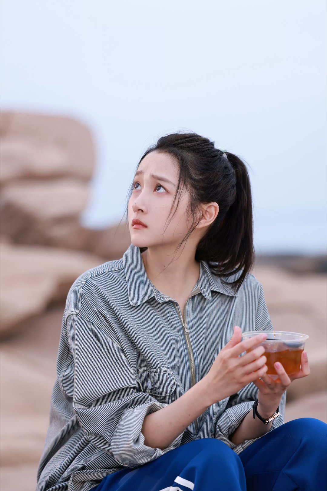 关晓彤 👀关晓彤孟露莎👀关晓彤红掌以你为榜样努力前行，期待在更高处与你相遇l