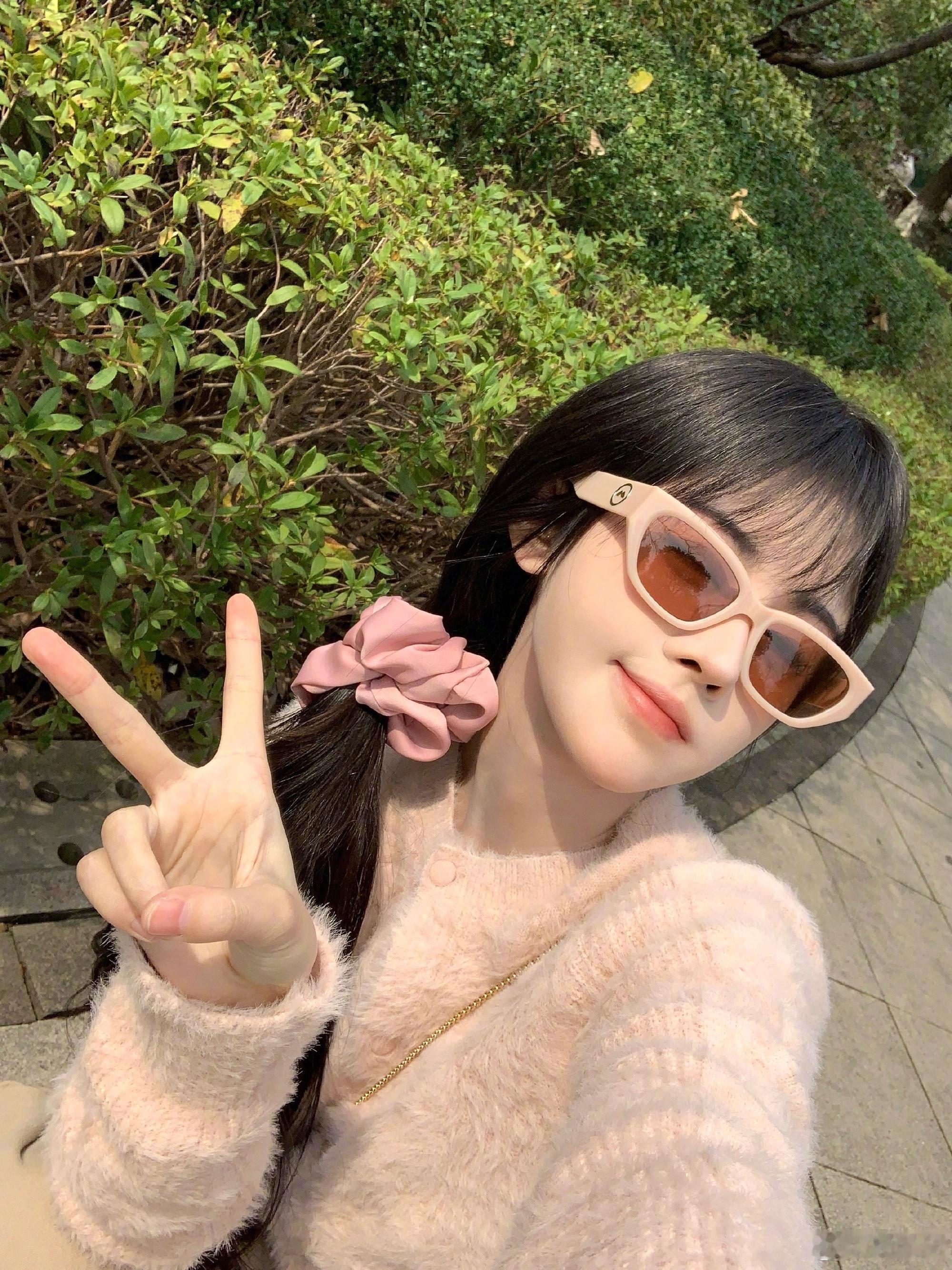 这是在女朋友和男朋友中不断切换啊[爱慕] ​​​