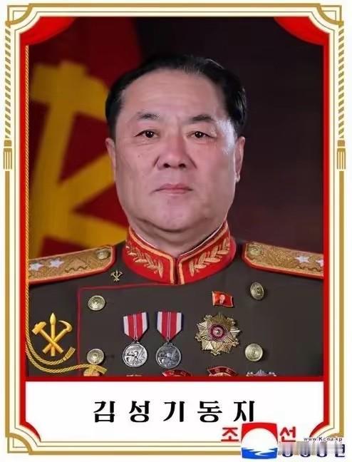 朝鲜军队出大事了！

管着全军军官升迁大权的实权人物，当着所有高层的面，被人一条