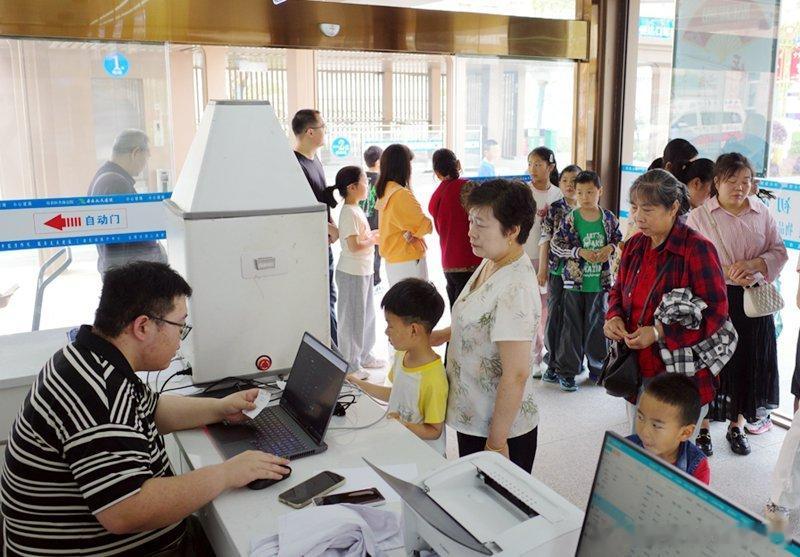 房县 房县人民医院儿科开展儿童生长发育免费义诊活动十堰爆料 房县新闻网讯 通讯员