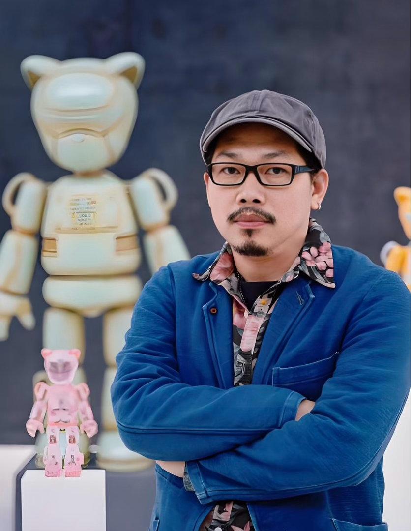 方文山发声否认出轨传闻，称流言是网剧投资方因合作纠纷散播的不实消息。  

早年