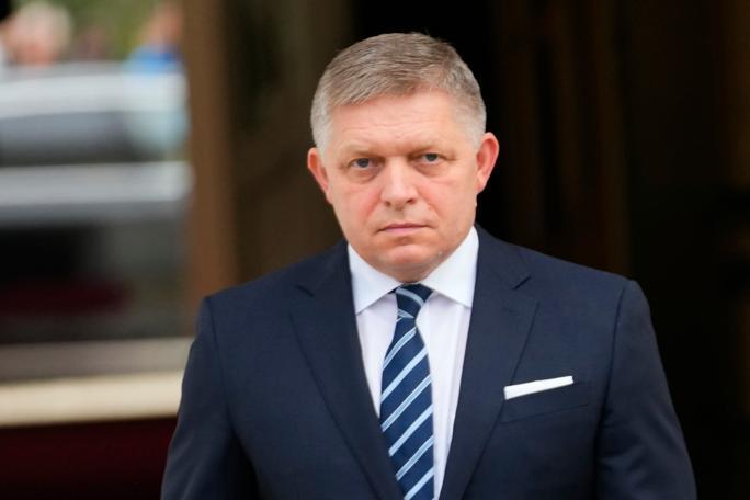 斯洛伐克将于2月23日暂停对乌克兰供电
 
斯洛伐克总理罗伯特·菲佐表示，为避免