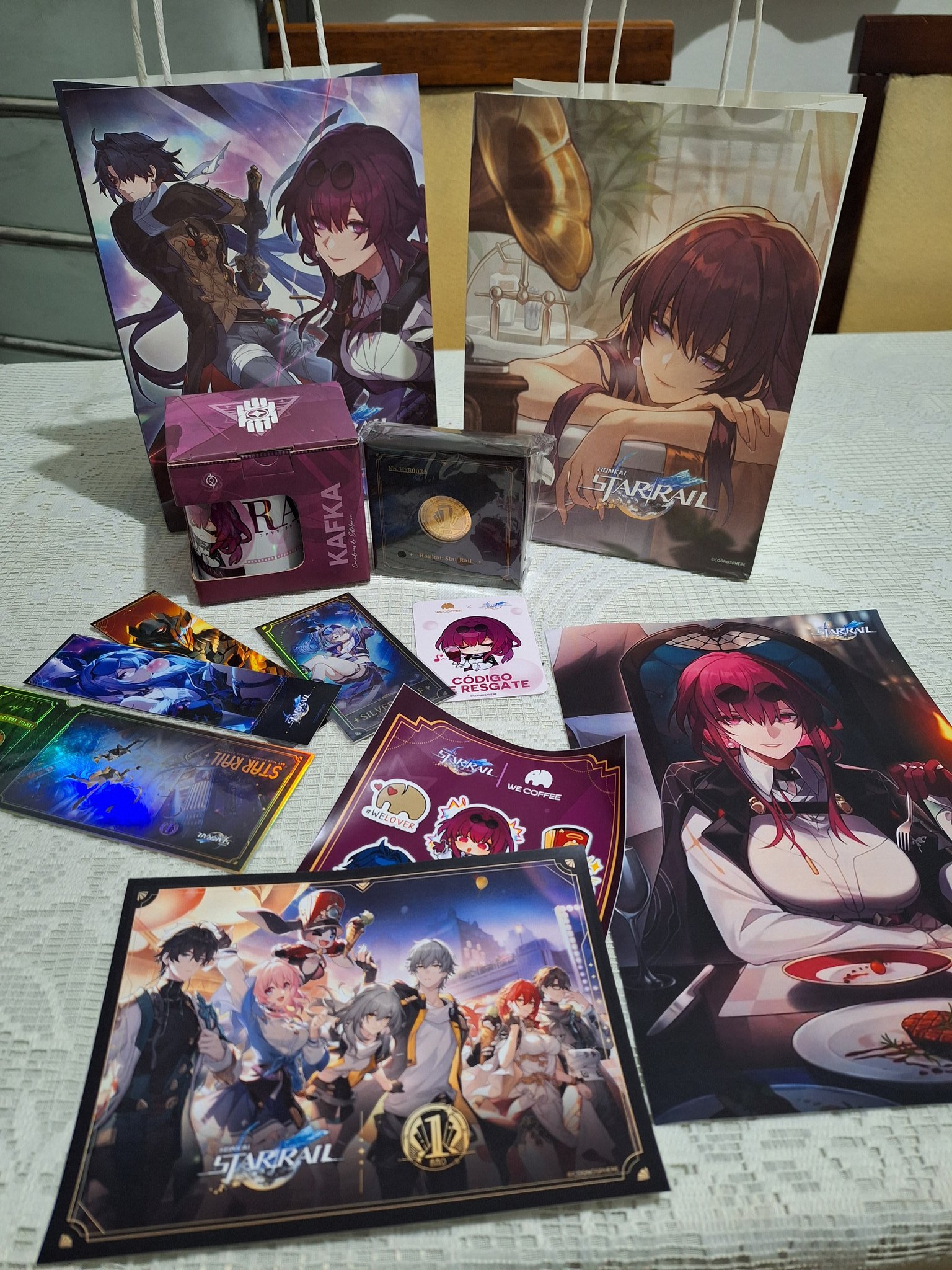 #星穹铁道2.2##星穹铁道日常# 宝了个贝的，国外联动吃的好好~ *图源网络侵
