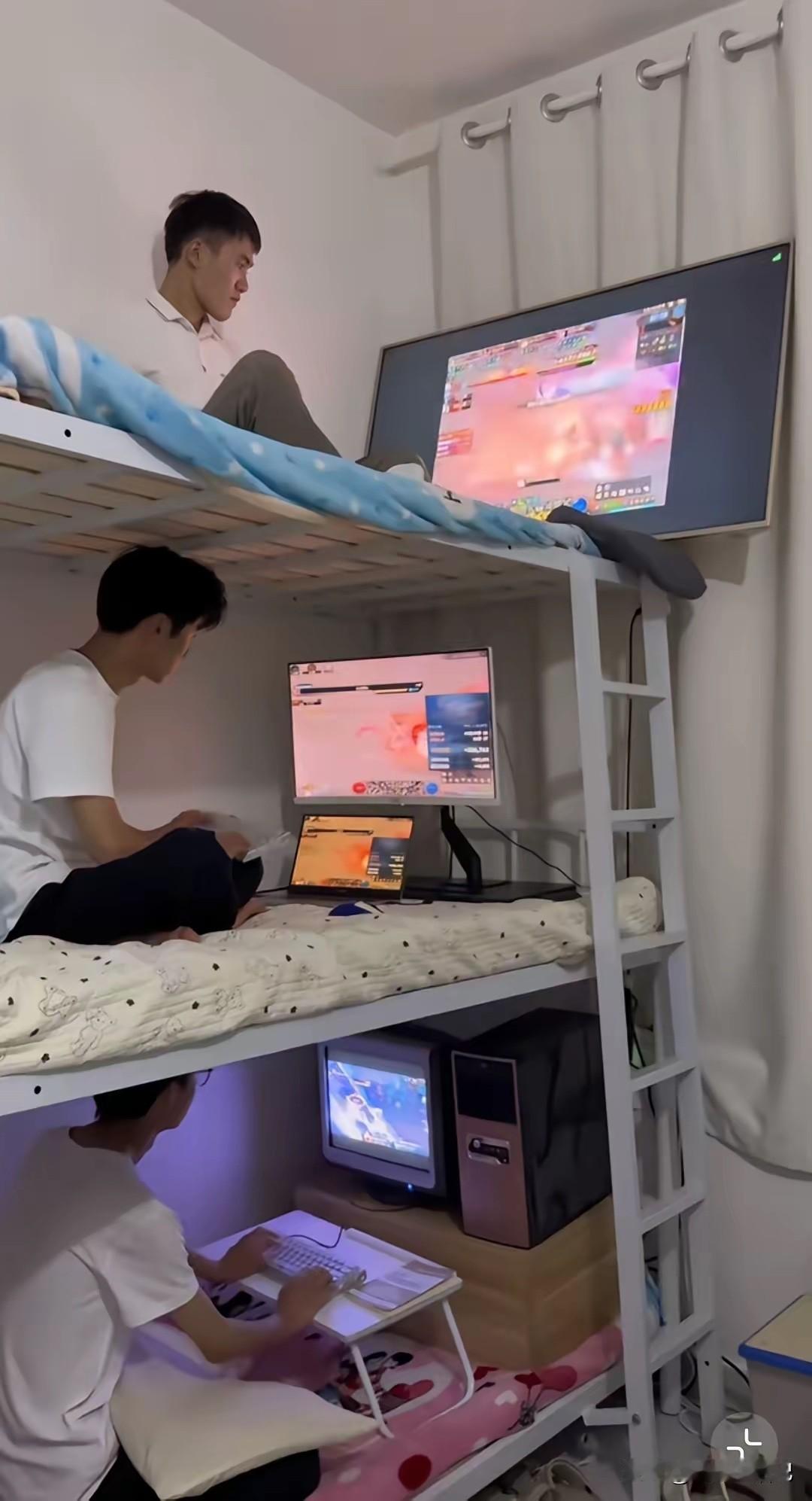 不懂就问，大学生为啥要配电脑，现在还有什么是手机不能完成的吗？