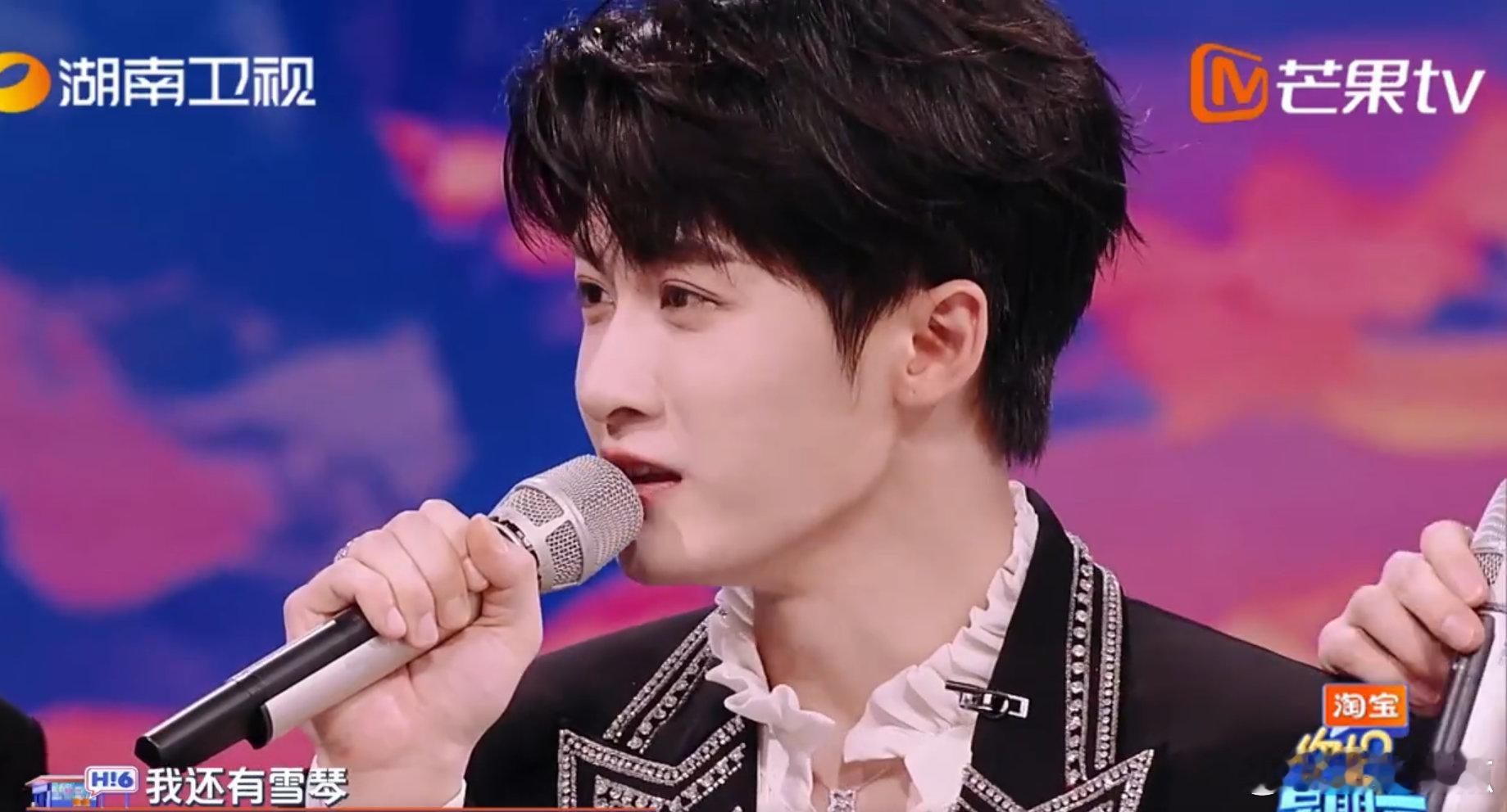 李雪琴[超话]李雪琴把檀健次哄成胚胎了檀健次这反应也太可爱了！从 “打包” 的小