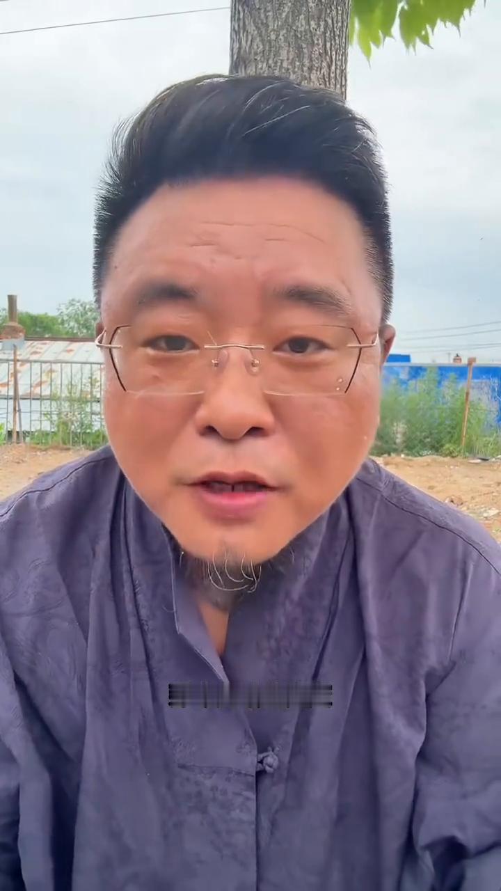 万事顺遂。
古时候讲逢七必变，今儿咱也变变，最晚也就是本月底，你一直耿耿于怀暗自