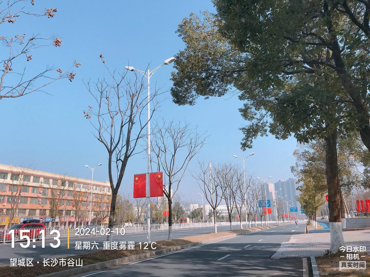 今天大年初一，昨晚放了很多炮的长沙，谁说空气质量不好了，这不是挺好的么？重度雾霾