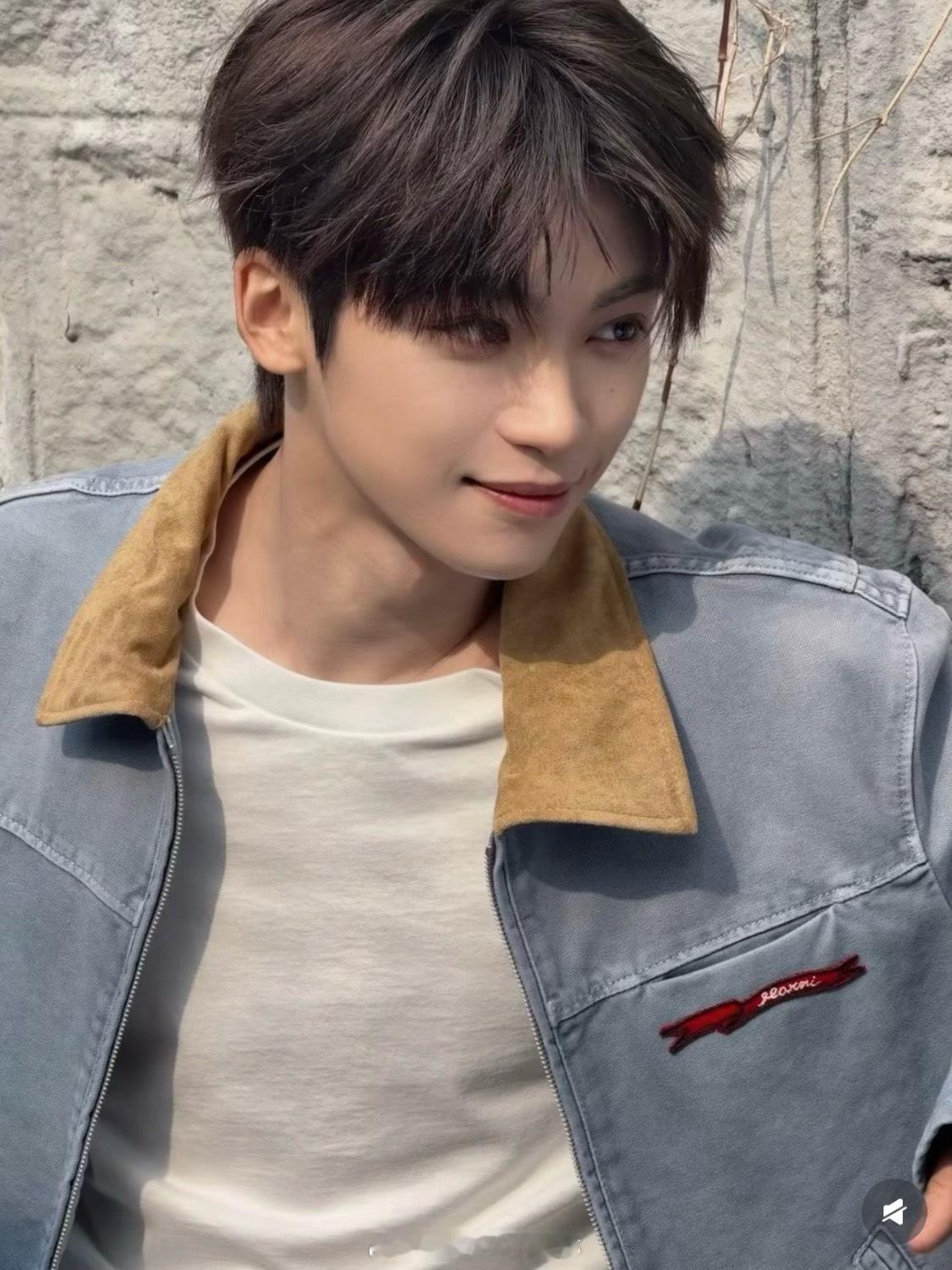 浪姐三公歌单征集前三均是梓渝的歌梓渝粉丝确实有实力，各种数据投票类的都一骑绝尘