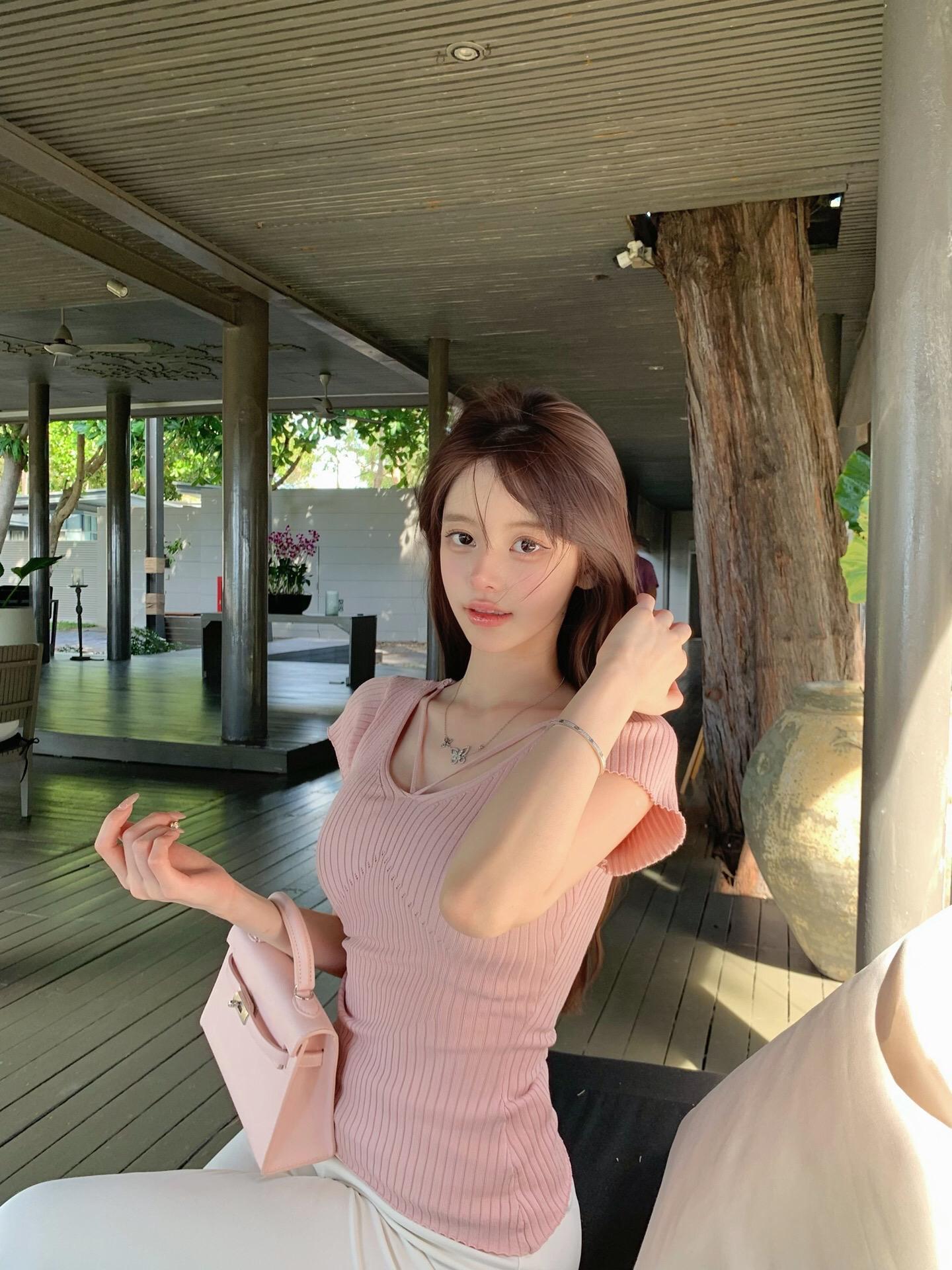 像我这样眼里容不得沙子的人 竟也开始允许真情和假意并存