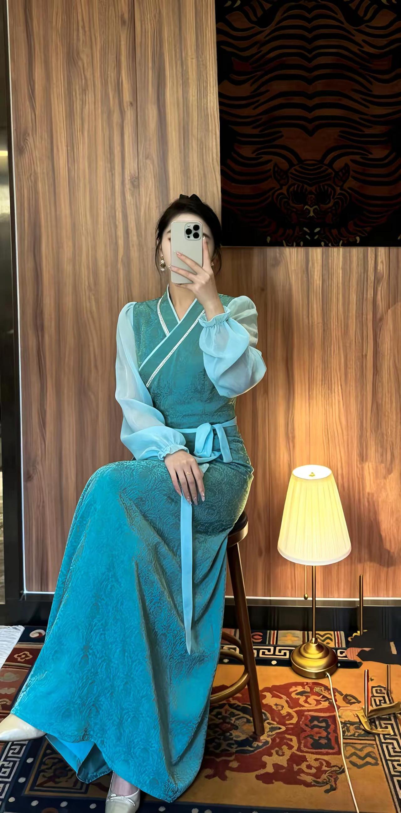 珍珠款纱袖博拉藏装 穿搭