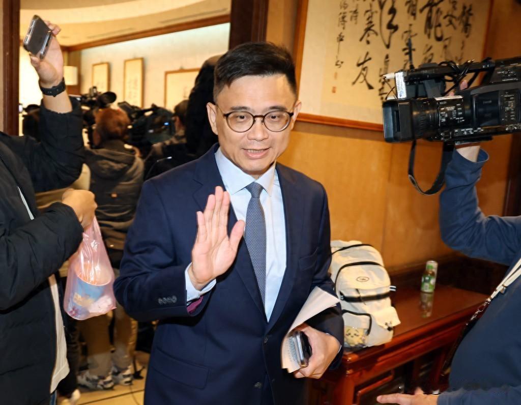 8岁娃霸凌同学，民代爸爸急道歉！这届家长该反思啥？
 
各位朋友，今天咱们聊点接