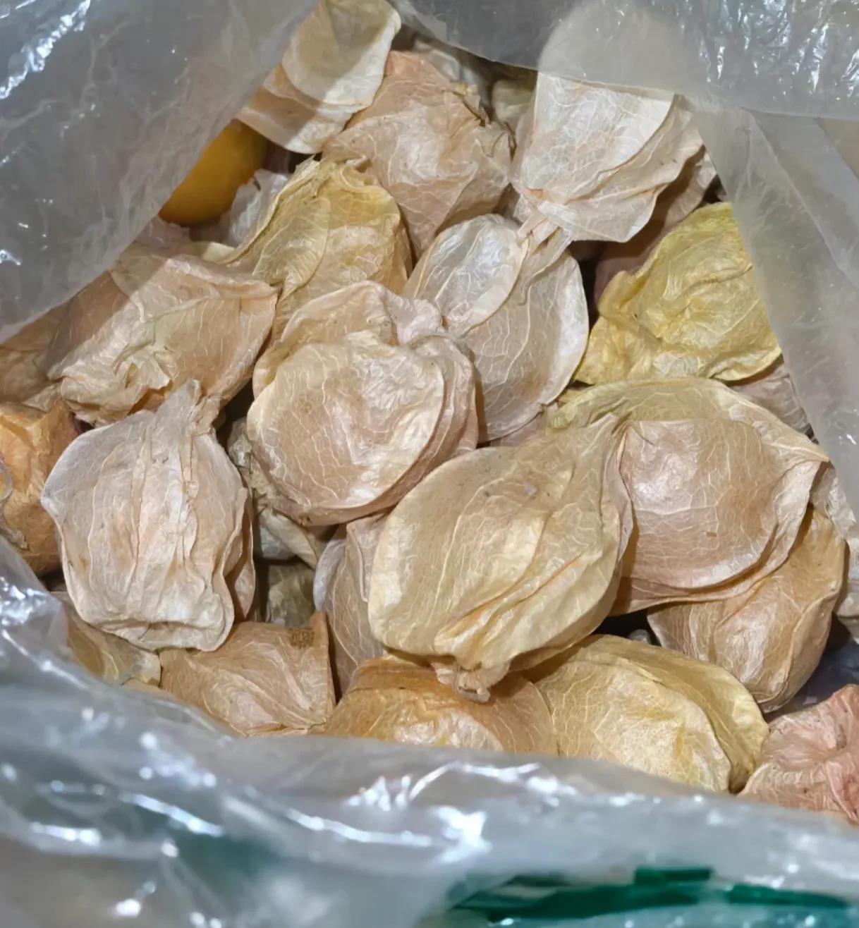 我宣布姑娘果是最有礼貌的水果！！！！
它不仅贴心配备了独立包装，轻轻一捏，美味即
