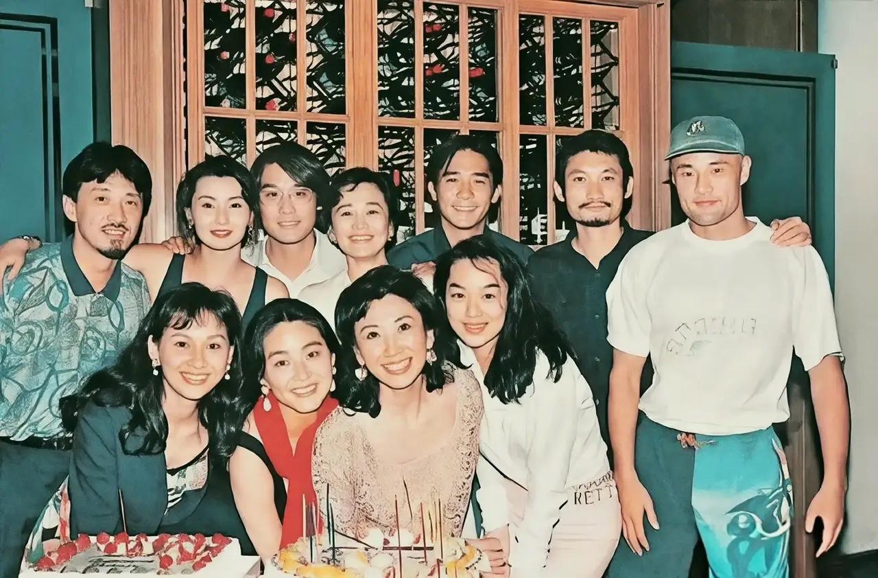 像施南生这种有才有貌的女人，徐克怎会舍得抛弃她呢？

几乎所有徐克的经典作品里都