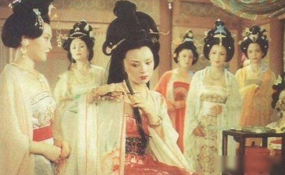 756年马嵬坡，66岁宦官高力士一句话，让唐玄宗亲手送走了最爱的女人
756年夏