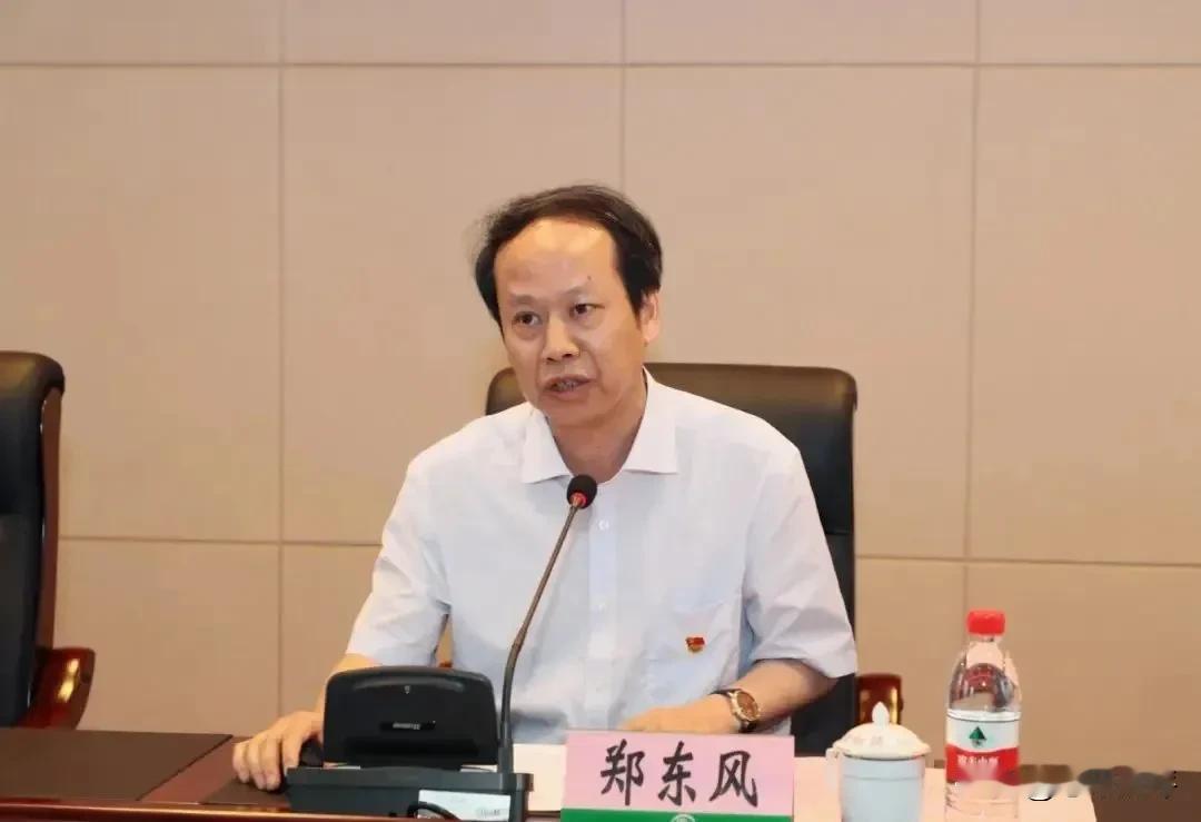 WC，四川省纪委原副书记郑东风被查，曾撰文“像珍惜生命一样珍惜名节和操守”！

