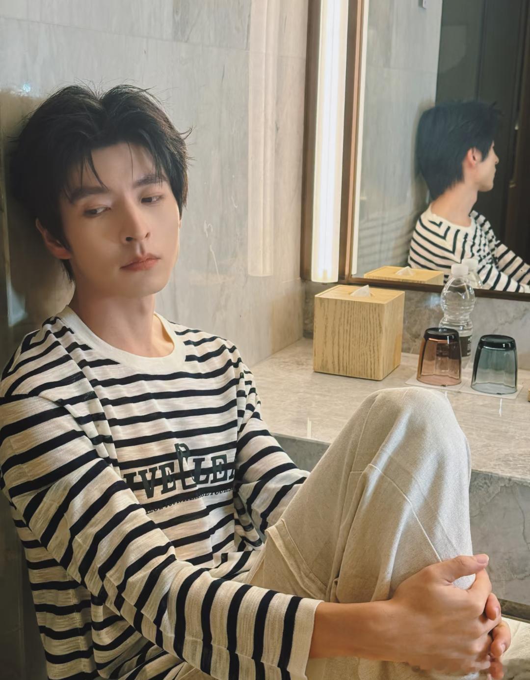 文韬Stefan[超话] 🍑文韬 🍑‍全世界最好的文韬 “热爱是火炬，为天空