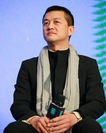 昨晚刷到李亚鹏和海哈金喜的离婚视频时，我正和闺蜜吐槽 “娱乐圈离婚只剩撕逼”——