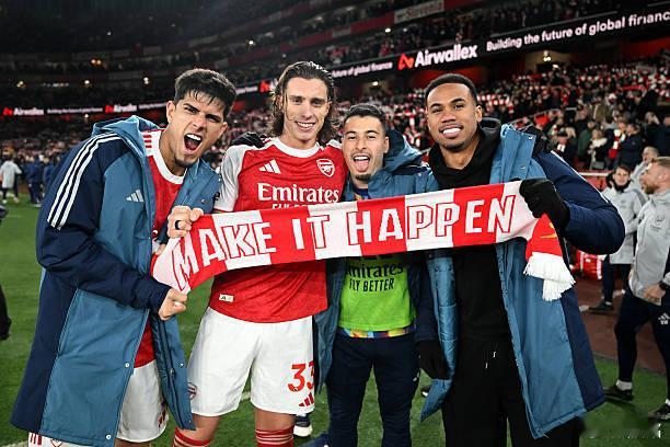 现实一点看接下来两场硬仗，阿尔特塔肯定是用半主力+半轮换主场踢拜仁，然后全主力挑