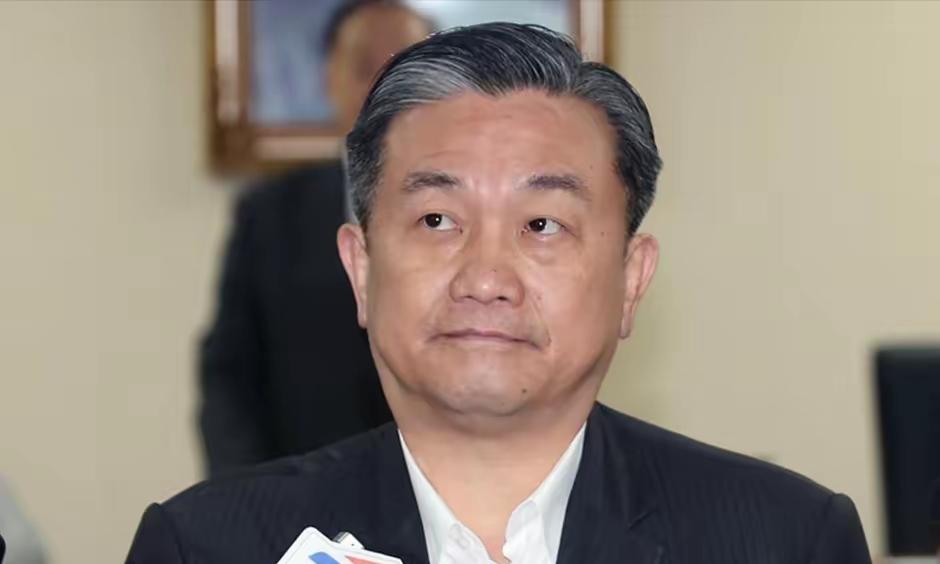 王定宇这次又火了！王定宇在民进党这次1.25兆军购案表现得特别卖力。

竟然敢警