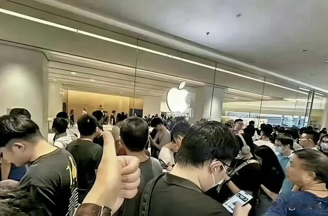 华为Mate70价格苹果最懂中国市场，不时紧跟消费降级趋势，而有的手机厂家却不懂