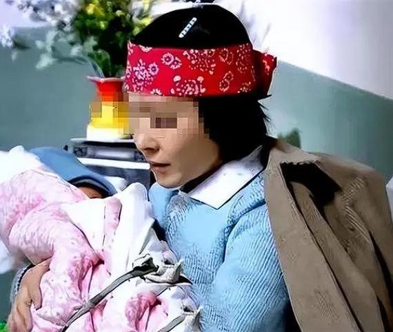 “养了个白眼狼！”四川，一单亲妈妈为养活儿子，不得已从事皮肉生意，供儿子读书，岂