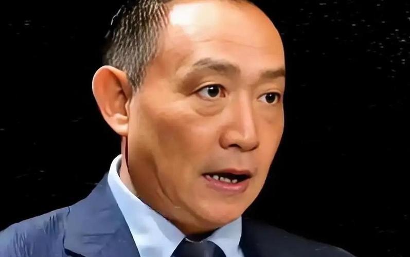 卢麒元指出：日本经济形势已经极其危险，目前采取的救助手段只能暂时稳住局面，并无法