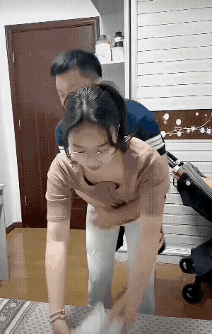 1 敬酒不吃吃罚酒，走你！[震惊]
2天呐！现在跳个广场舞都这么卷了吗？
3 哈