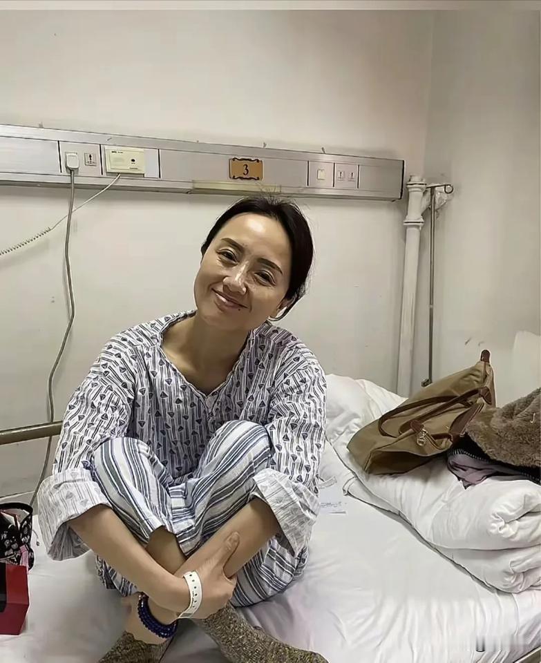 朱媛媛住院照曝光！
痛惜！演员、辛柏青妻子朱媛媛病逝，享年51岁。辛柏青在讣告中